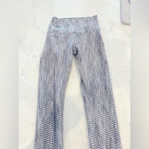 Lululemon Capri, Discontinued